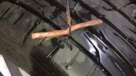 BORRACHARIA CONSERTO REMENDO FURO PNEUS REFIL / BISNAGA DE PNEUS SEM CÂMARA GRATUITO